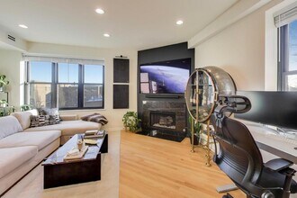 2869 W Palmer St in Chicago, IL - Building Photo - Building Photo