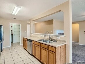 7902 Derby Vis in Selma, TX - Building Photo - Building Photo