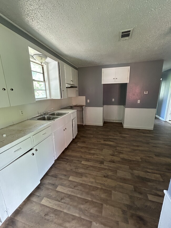 570 Sally Ann Dr in Shreveport, LA - Building Photo - Building Photo