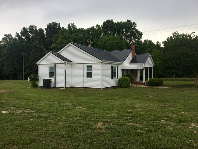 1804 Allens Crossroads Rd in Four Oaks, NC - Building Photo - Building Photo