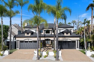 17437 Oak Creek Ct in Encino, CA - Building Photo