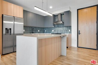 5657 Virginia Ave in Los Angeles, CA - Building Photo - Building Photo