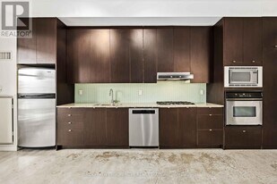 23 Brant St in Toronto, ON - Building Photo