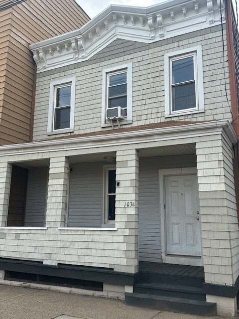 101 Avenue F, Unit 101 Avenue F - 2nd Floor in Bayonne, NJ - Foto de edificio - Building Photo