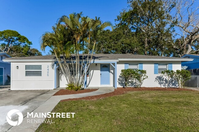 property at 2426 Stratford Dr