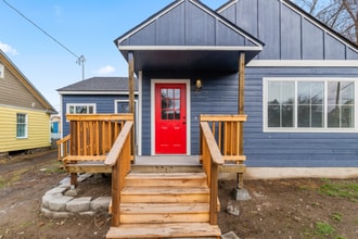 2327 Garden Ave in Klamath Falls, OR - Building Photo - Building Photo