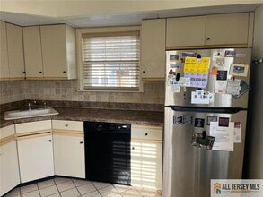 27B Benjamin Franklin Dr in Monroe Township, NJ - Building Photo - Building Photo