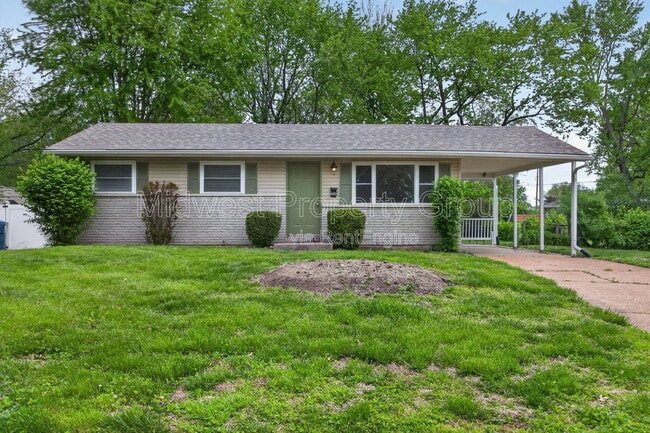 645 Lilac Dr in Florissant, MO - Building Photo - Building Photo