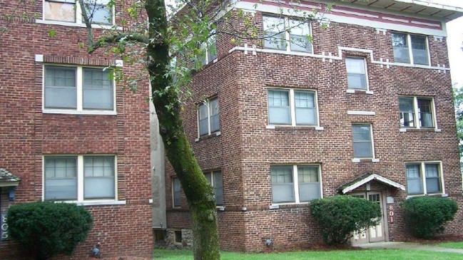 Charlotte Park in Kansas City, MO - Foto de edificio - Building Photo