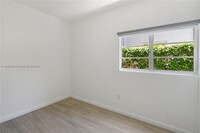 811 Espanola Way, Unit 101 in Miami Beach, FL - Building Photo - Building Photo