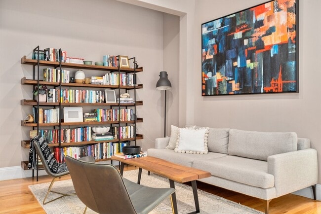 175 Harvard St, Unit 1 in Brookline, MA - Building Photo - Building Photo