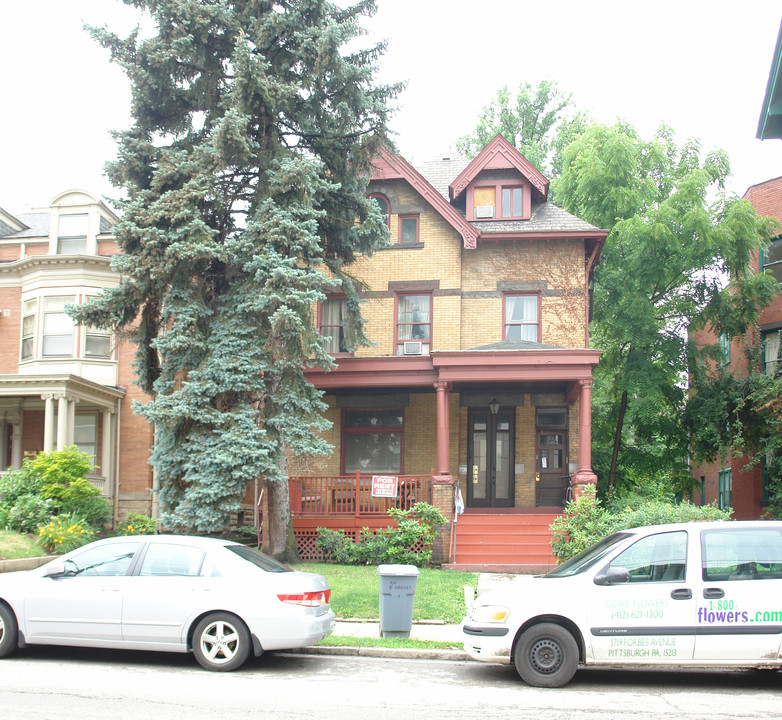 708 S Negley Ave in Pittsburgh, PA - Building Photo