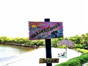 800 Scotia Dr-Unit -305 in Hypoluxo, FL - Building Photo - Building Photo