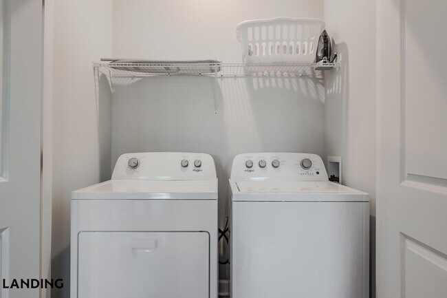 5001 Willowgate Loop, Unit 08-8208 in Tice, FL - Building Photo - Building Photo