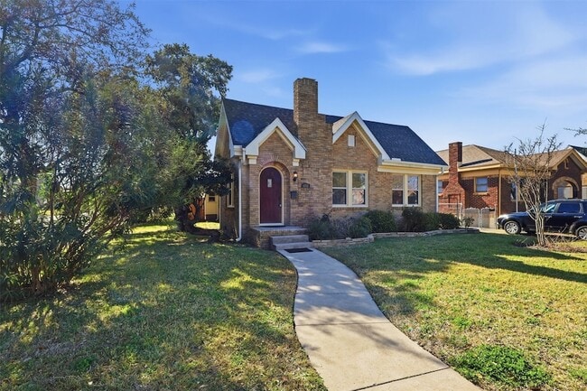 4701 Avenue N 1/2 Rear in Galveston, TX - Building Photo - Building Photo