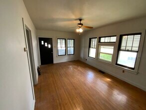 208 Stroup St in Danville, IL - Building Photo - Building Photo