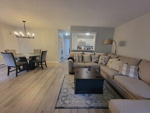 39 Willow Springs in New Milford, CT - Building Photo - Building Photo