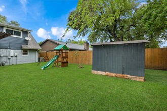 7923 Dawnridge Dr in Houston, TX - Building Photo - Building Photo