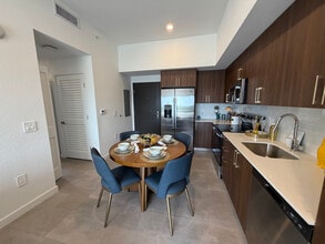 1851 Fillmore St, Unit B in Hollywood, FL - Foto de edificio - Building Photo