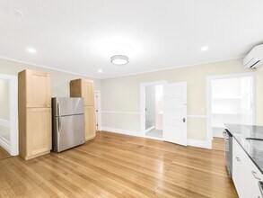 57 Aspinwall Ave, Unit 1 in Brookline, MA - Building Photo - Building Photo