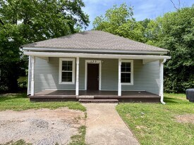 173 Poplar St in Griffin, GA - Building Photo