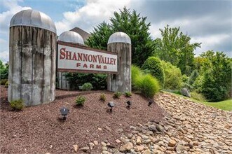 5050 Horsestall Dr in Knoxville, TN - Building Photo - Building Photo