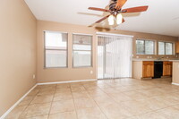 10609 W Sands Dr in Peoria, AZ - Foto de edificio - Building Photo