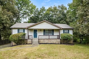 3500 Roundwood Forest Dr in Nashville, TN - Building Photo