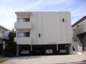 11707 Darlington Ave, Unit 00 in Los Angeles, CA - Building Photo