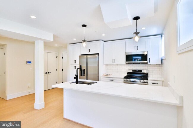 221 S Alfred St-Unit -1A in Alexandria, VA - Building Photo - Building Photo