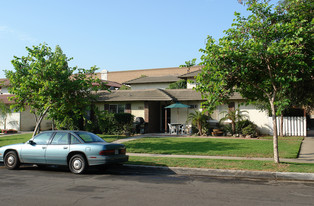 406 W Fairway Dr Apartments