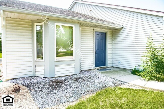 1422 Flagstone Dr in Fort Wayne, IN - Building Photo - Building Photo