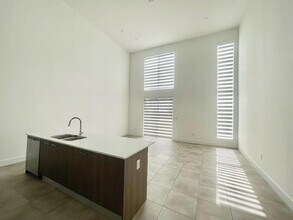 3455 NE 5th Ave in Oakland Park, FL - Building Photo - Building Photo