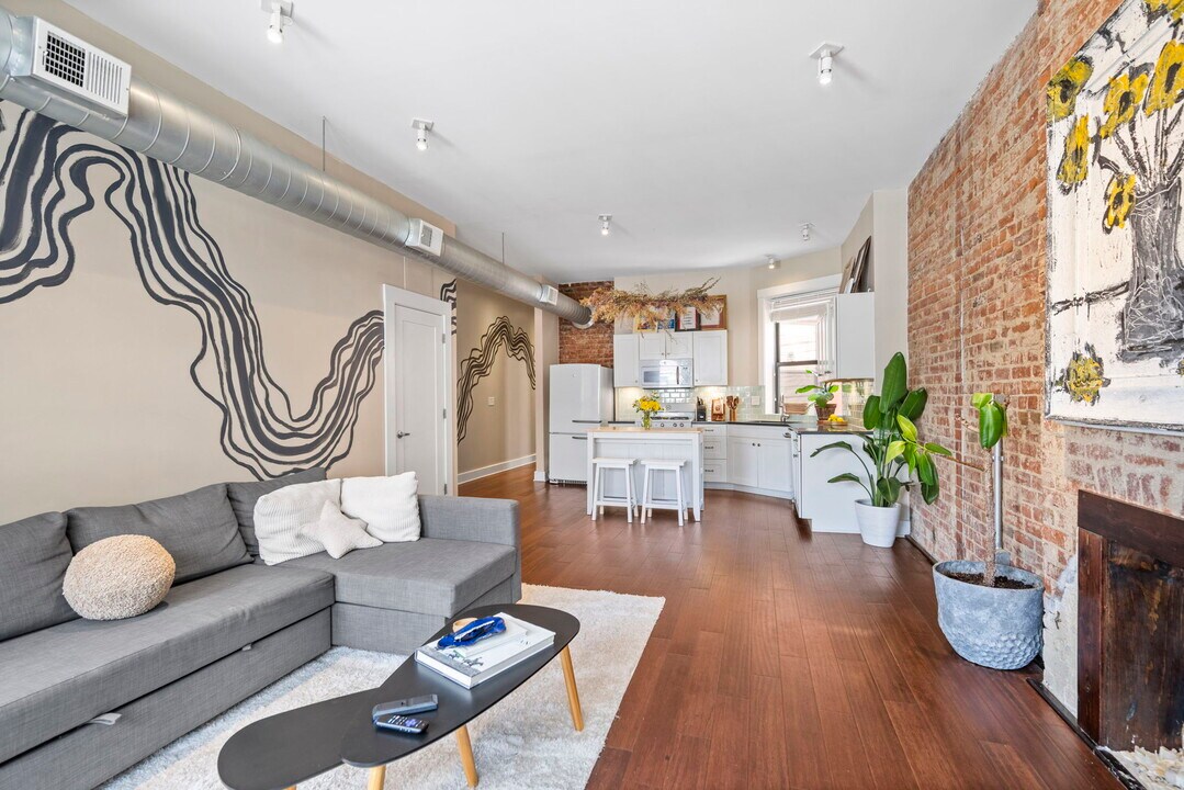 1501 Vine St, Unit 302 in Cincinnati, OH - Foto de edificio
