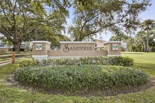 323 Sandtree Dr in Palm Beach Gardens, FL - Building Photo