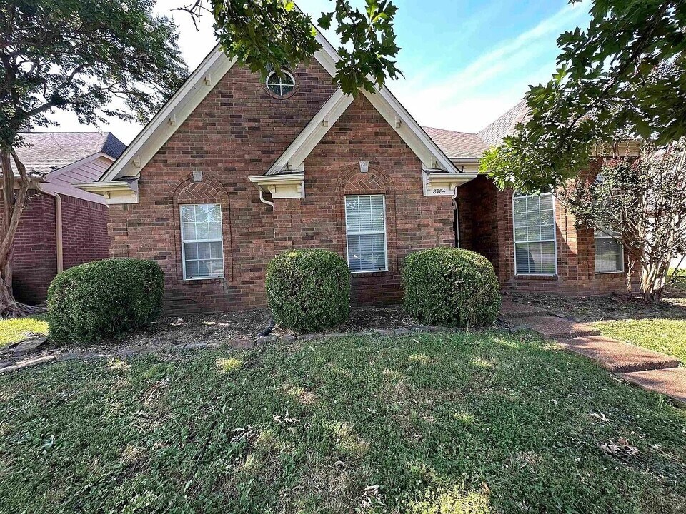 8784 Overcup Oaks Dr in Memphis, TN - Building Photo