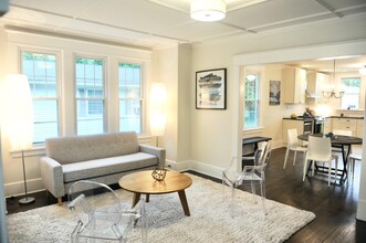 38 Thompson St in Red Hook, NY - Building Photo - Building Photo