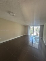 19851 SW 114th Ave in Miami, FL - Building Photo