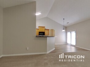 5746 Lakeside Dr in Union City, GA - Building Photo - Building Photo