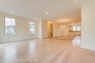 8 Raritan Ave in Keyport, NJ - Building Photo - Building Photo