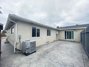 5756 Mary Ln Dr in San Diego, CA - Building Photo - Building Photo