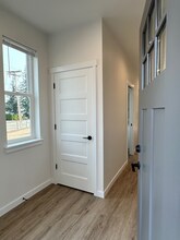 101 Everson Goshen Rd in Everson, WA - Building Photo - Building Photo
