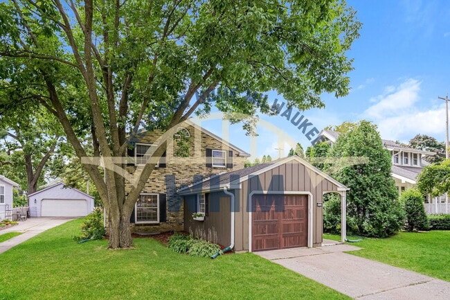 property at 8233 W Chestnut St