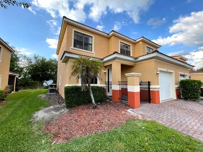 1362 Pacific Rd in Kissimmee, FL - Building Photo - Building Photo