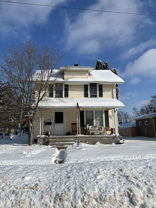 752 Ohio St in Ashland, OH - Building Photo