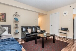 1241 Rue Ste-Élisabeth in Montréal, QC - Building Photo