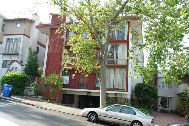 2564 Virginia St in Berkeley, CA - Building Photo - Building Photo