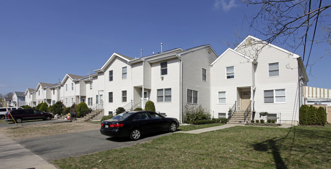 39 E 8th St in Lakewood, NJ - Building Photo - Building Photo