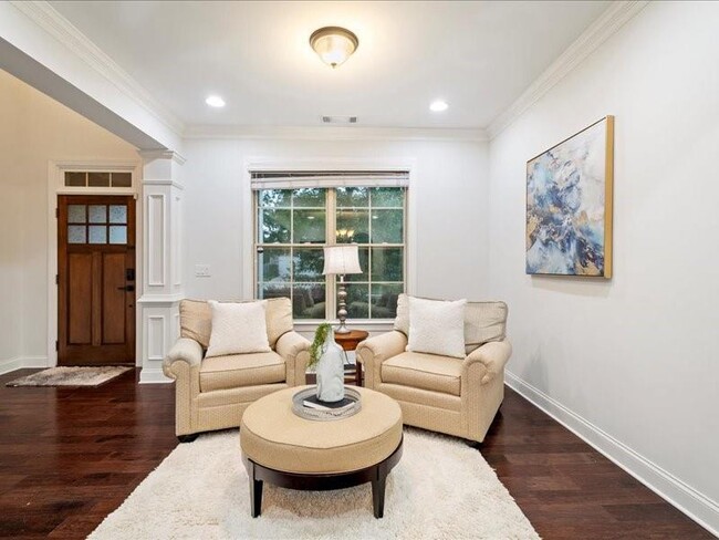 210 Ashland Ct in Alpharetta, GA - Foto de edificio - Building Photo