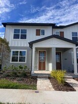 17604 Northlake Grv Dr in Oakland, FL - Building Photo